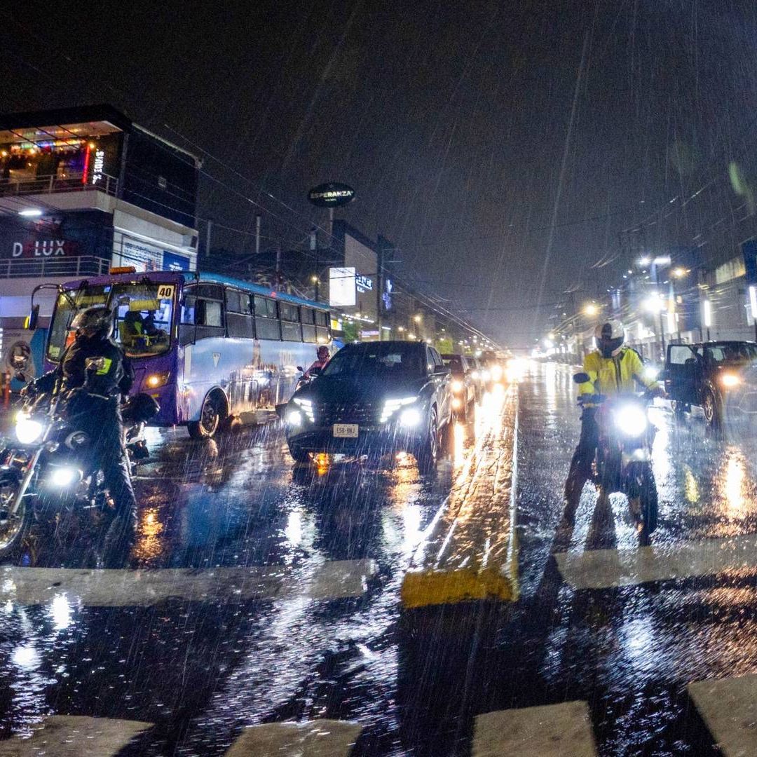 Los capitalinos conviven con la lluvia todos los años